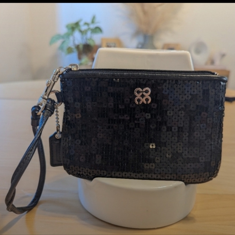 COACH Evening Party Sequins Small Wristlet - Limited Edition -  LIKE NEW - Picture 6 of 6